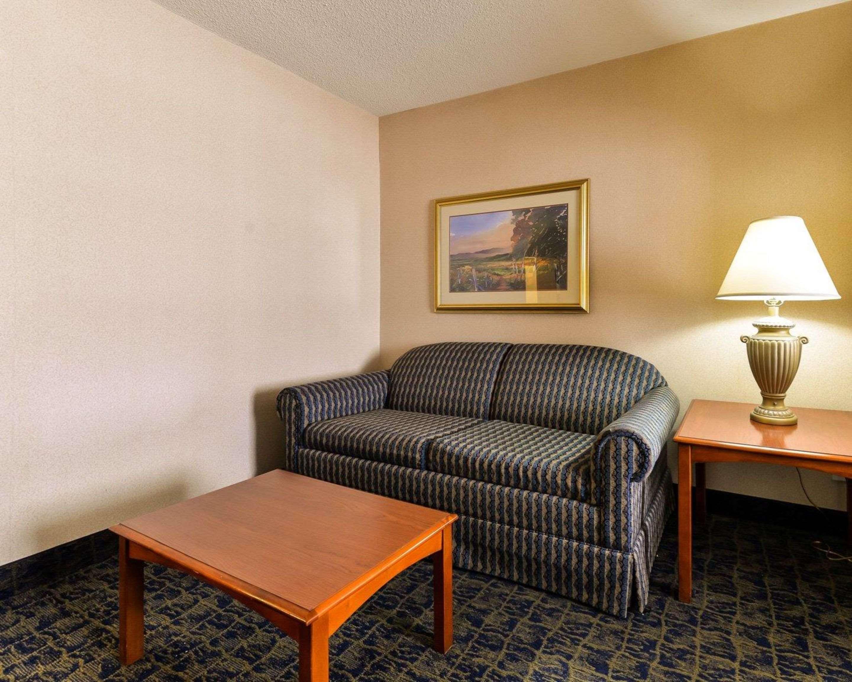 Quality Inn Spring Mills - Martinsburg North Екстер'єр фото