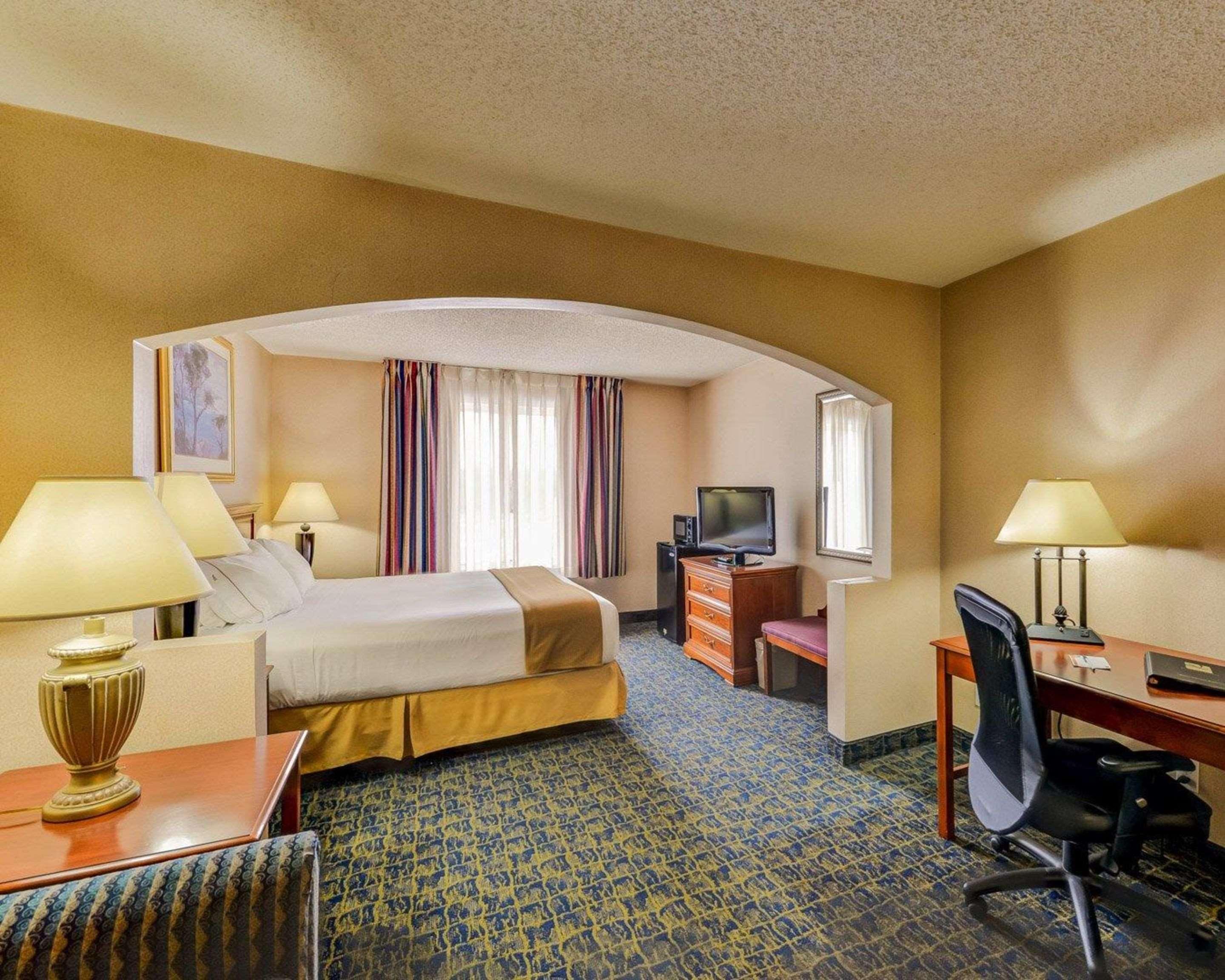 Quality Inn Spring Mills - Martinsburg North Екстер'єр фото