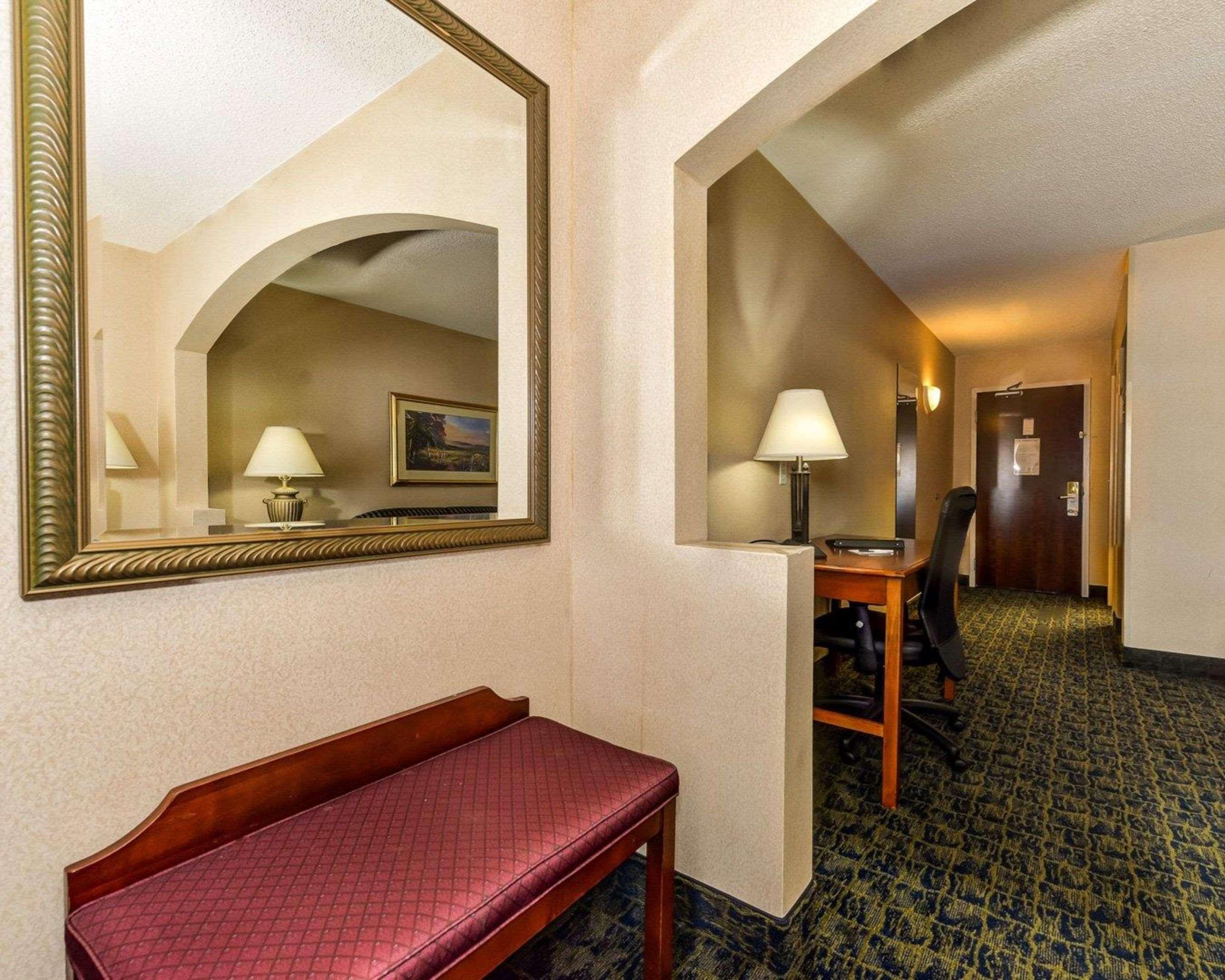 Quality Inn Spring Mills - Martinsburg North Екстер'єр фото