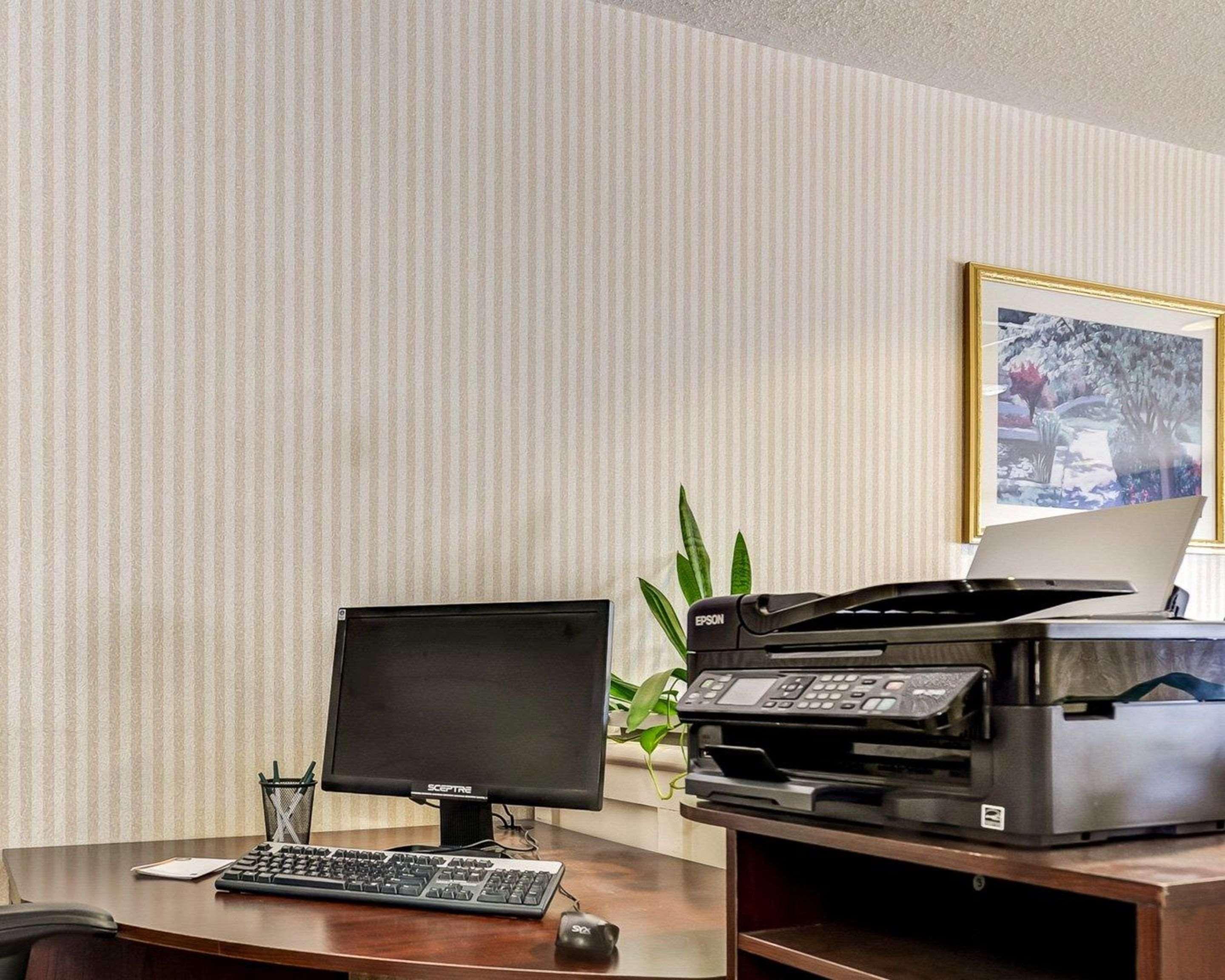 Quality Inn Spring Mills - Martinsburg North Екстер'єр фото
